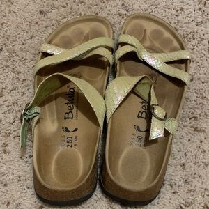 Betula Women's Sandals in Light Green